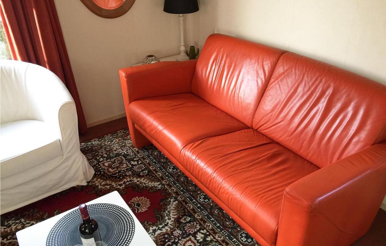 2 Bedroom Awesome Home In Tzummarum Extérieur photo